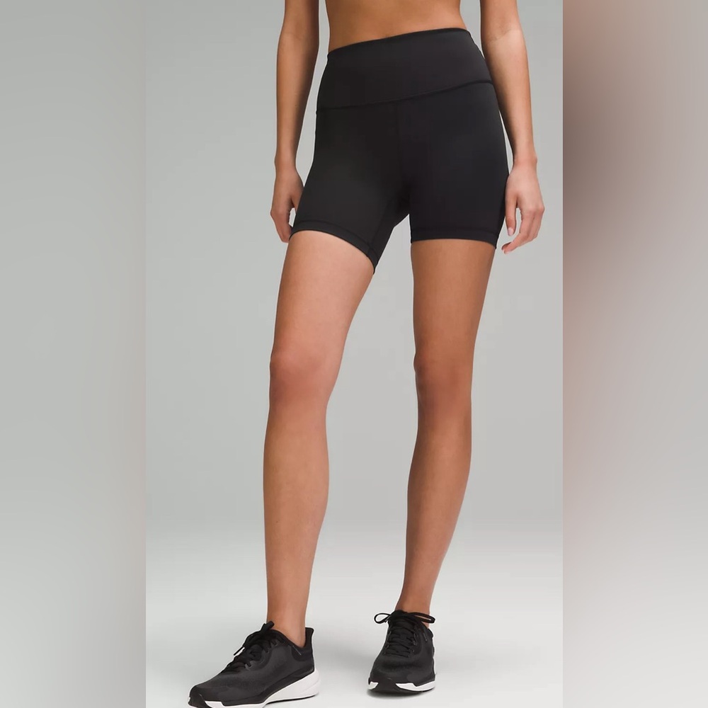 Lulemon Wunder Train High-Rise Short 6"
